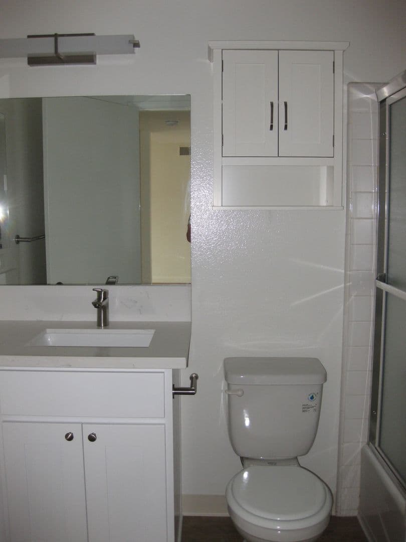 Van Nuys Apartment: 16000 SHERMAN WAY