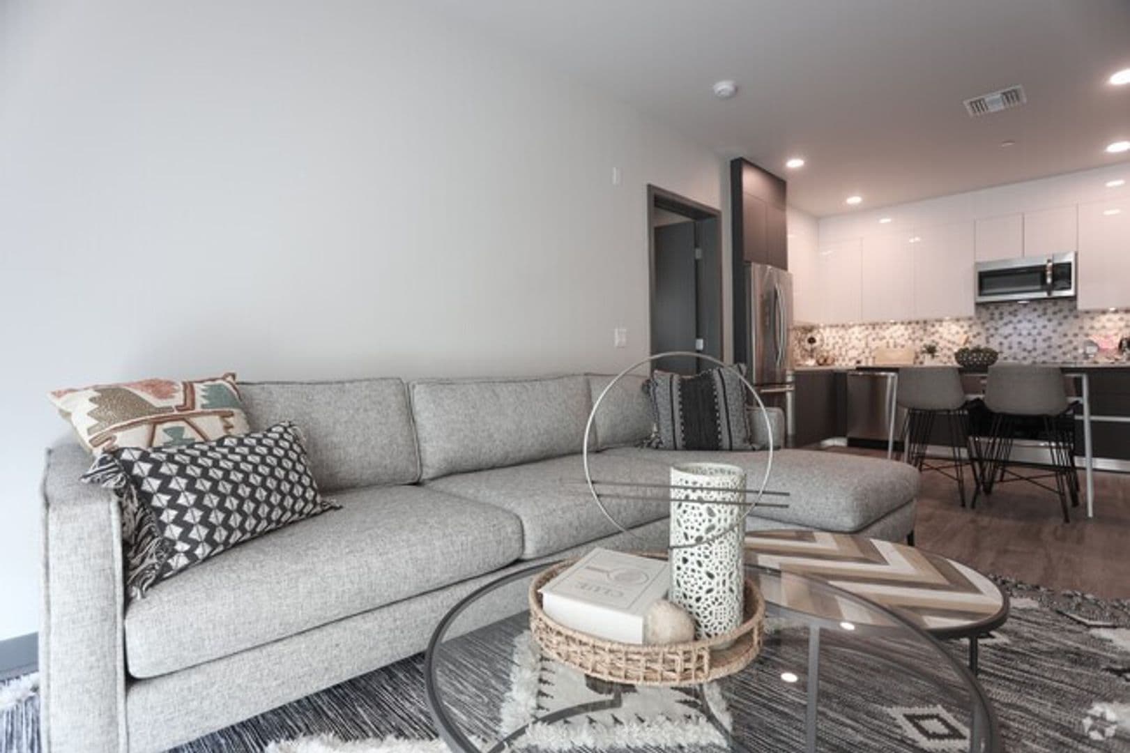 Northridge Apartment: 9131 Darby Avenue