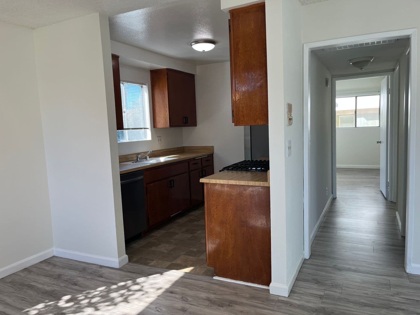 Studio City Apartment: 4248 Whitsett Avenue