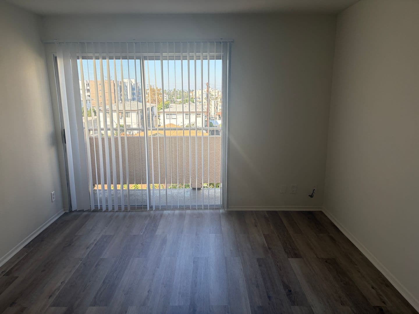 Los Angeles Apartment: 1045 S. Ardmore Avenue