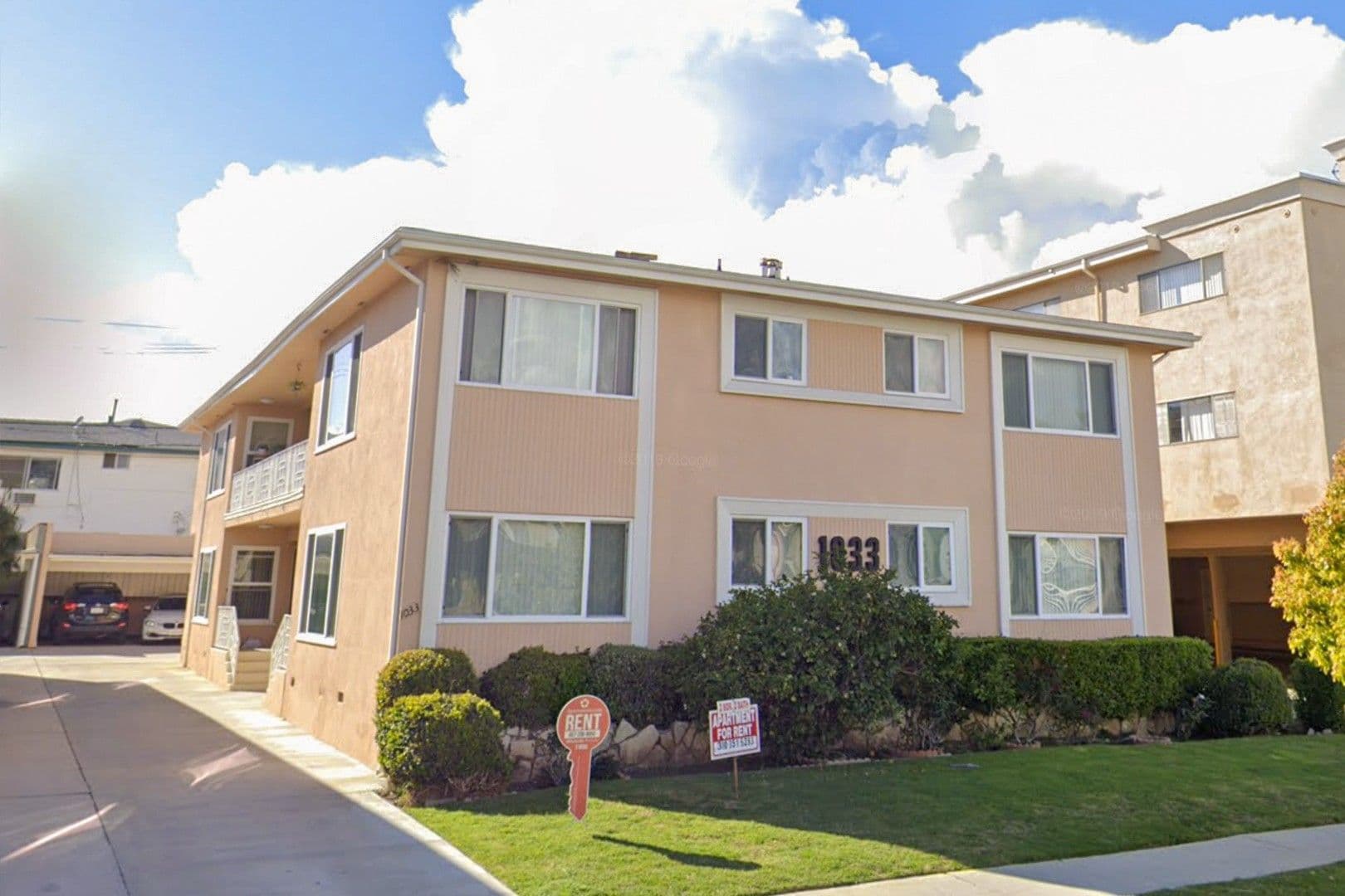 Los Angeles Apartment: 1033 S. Holt Ave.