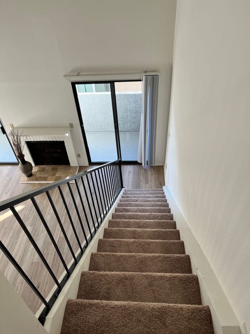 Sherman Oaks Apartment: 5124 Coldwater Canyon Ave.