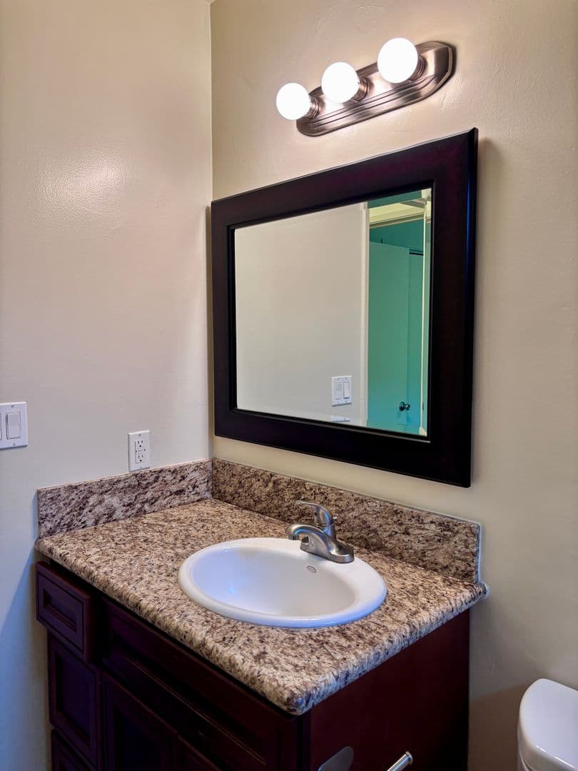 Los Angeles Apartment: 519 N. Hayworth Ave.