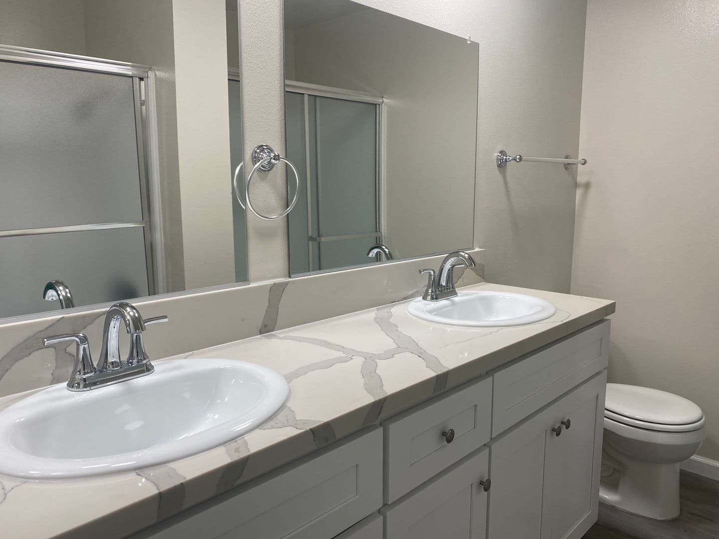 Sunland Apartment: 8608 Foothill Blvd