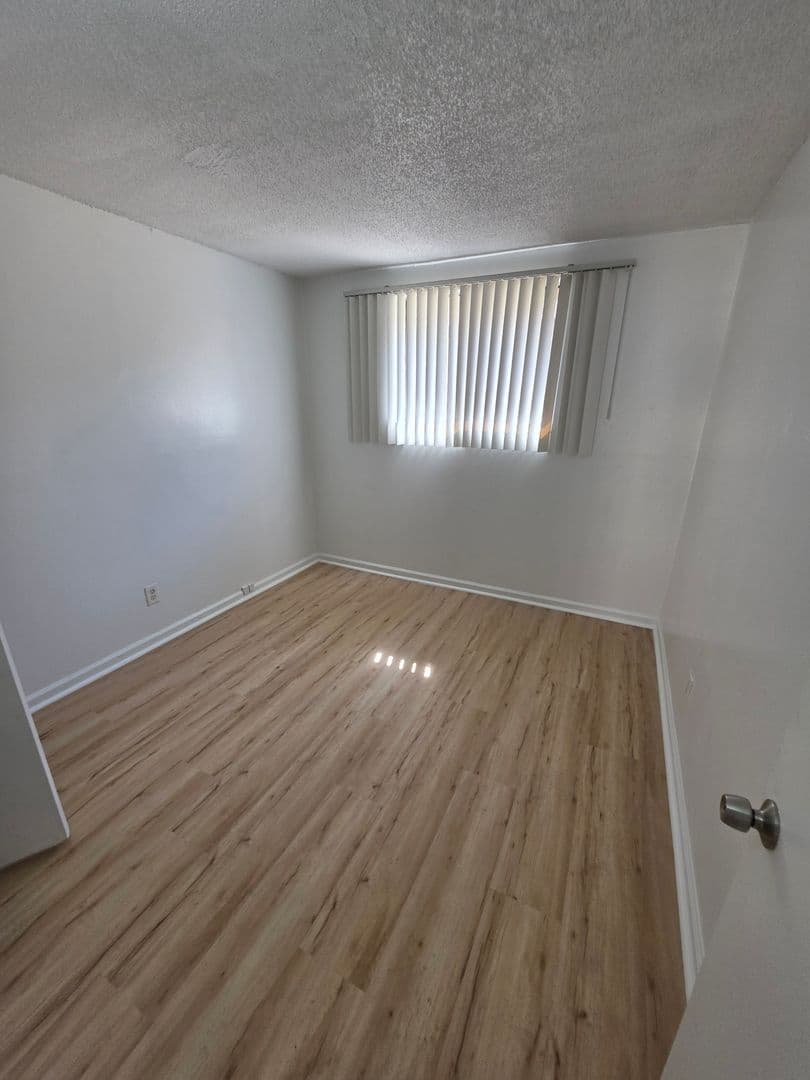 Baldwin Park Apartment: 3933-3943 La Rica Avenue