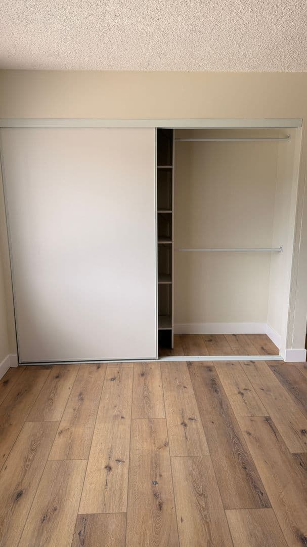 Sunland Apartment: 8608 Foothill Blvd