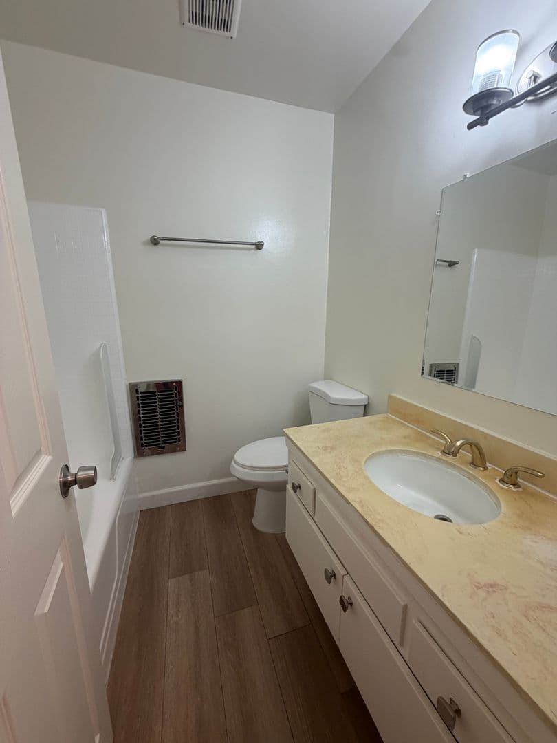 Los Angeles Apartment: 7225-7235 Hollywood Blvd