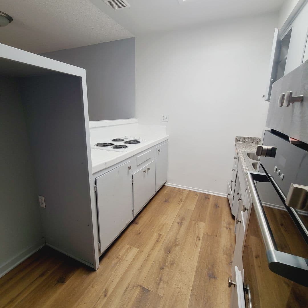 Los Angeles Apartment: 7225-7235 Hollywood Blvd