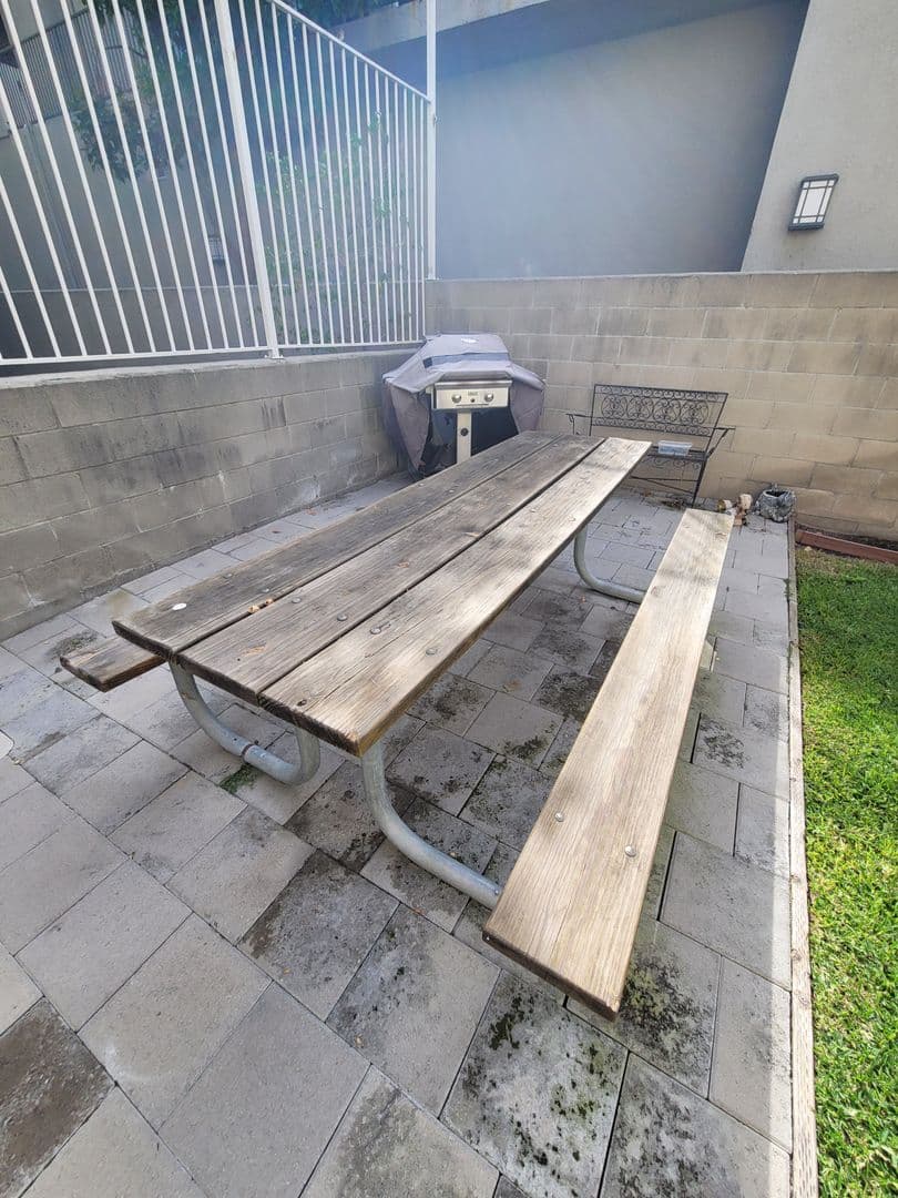 Los Angeles Apartment: 619 Hauser Blvd