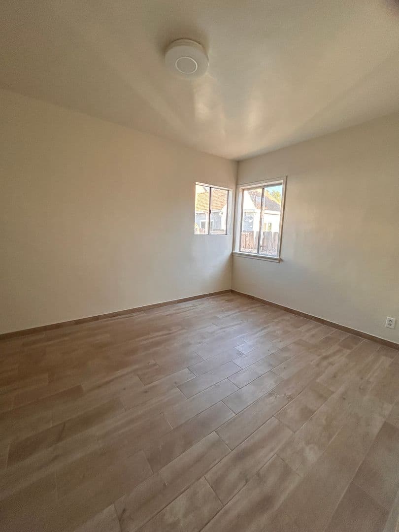Montebello Apartment: 109, 111, 109.1/2, 111.1/2 S. 19th Street