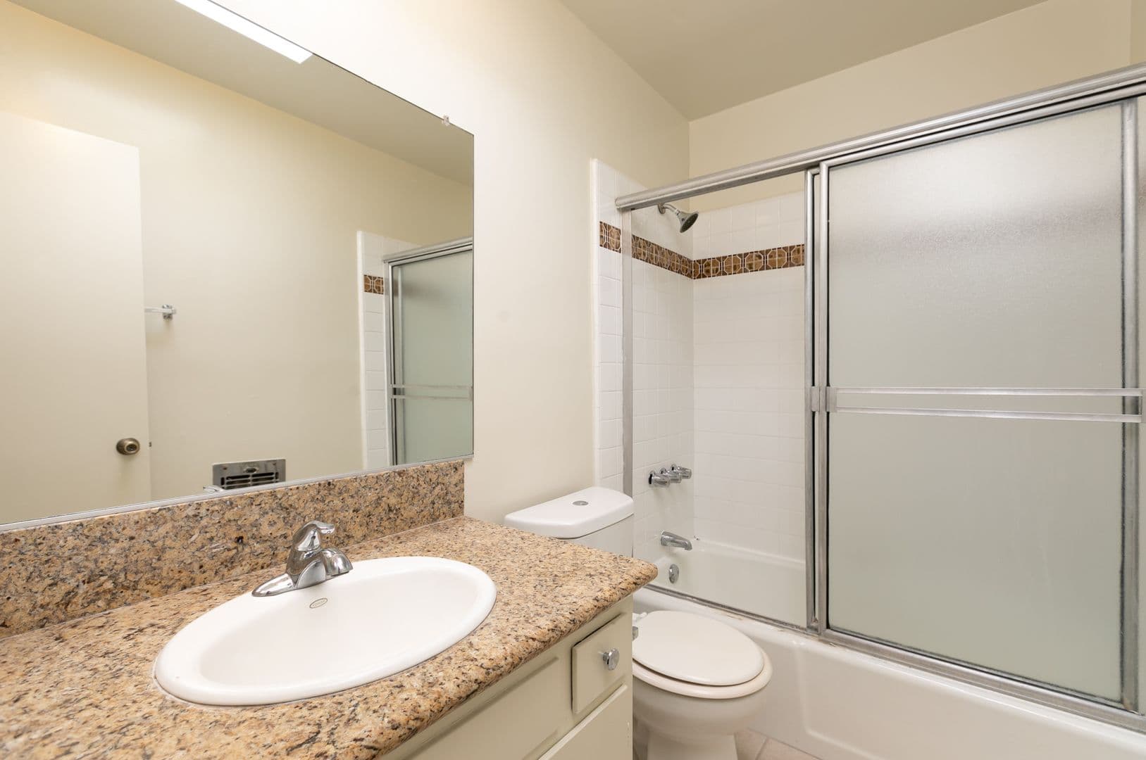 West Hollywood Apartment: 1030 N Harper Ave.