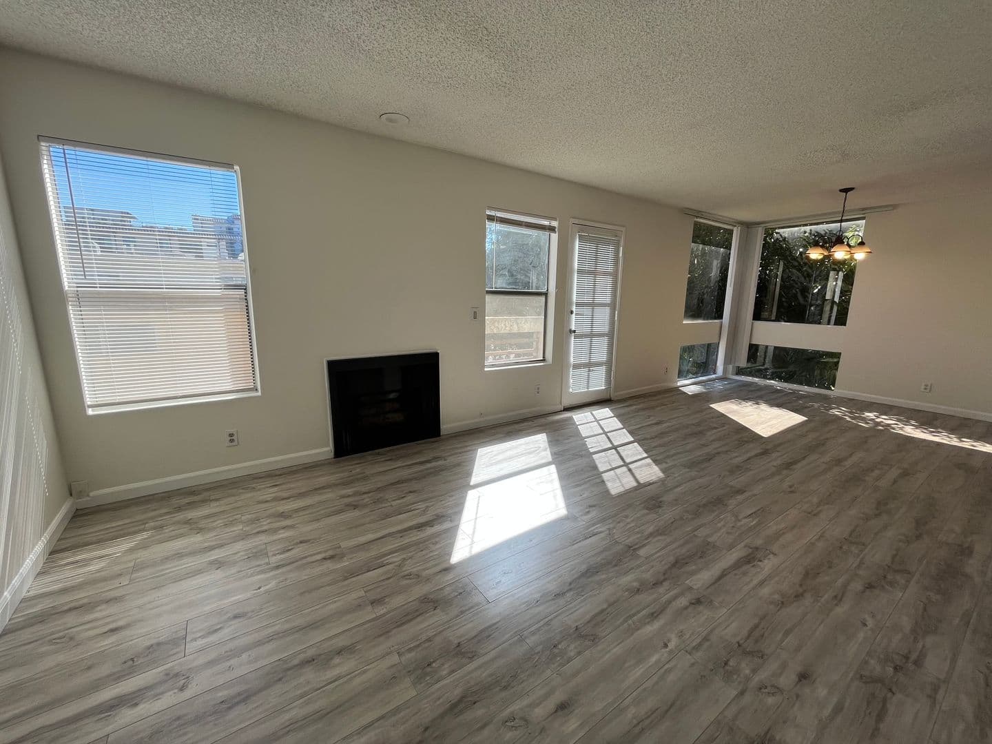 Studio City Apartment: 4248 Whitsett Avenue