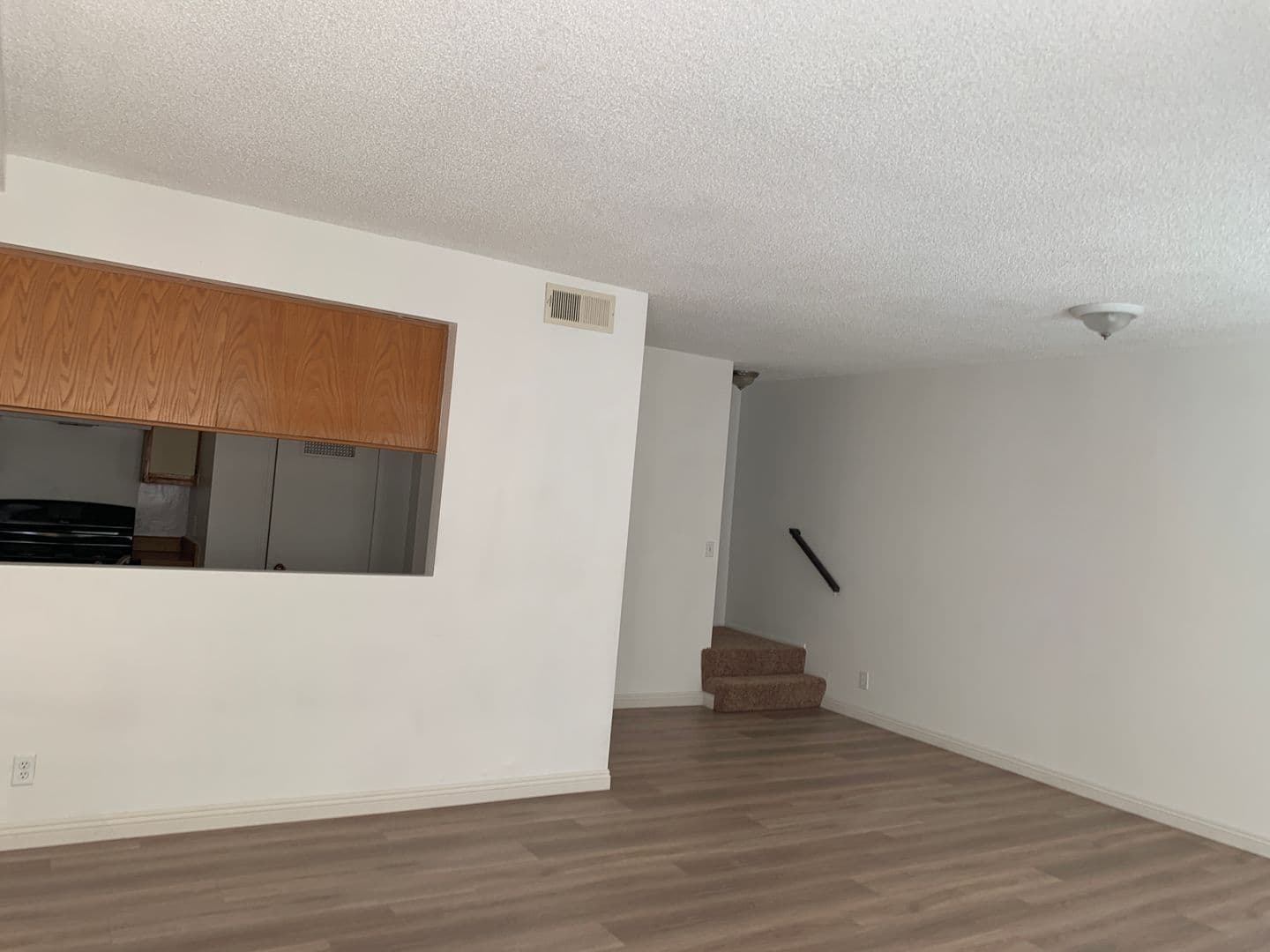San Gabriel Apartment: Broadway Apts: 507 E. Broadway Ave.