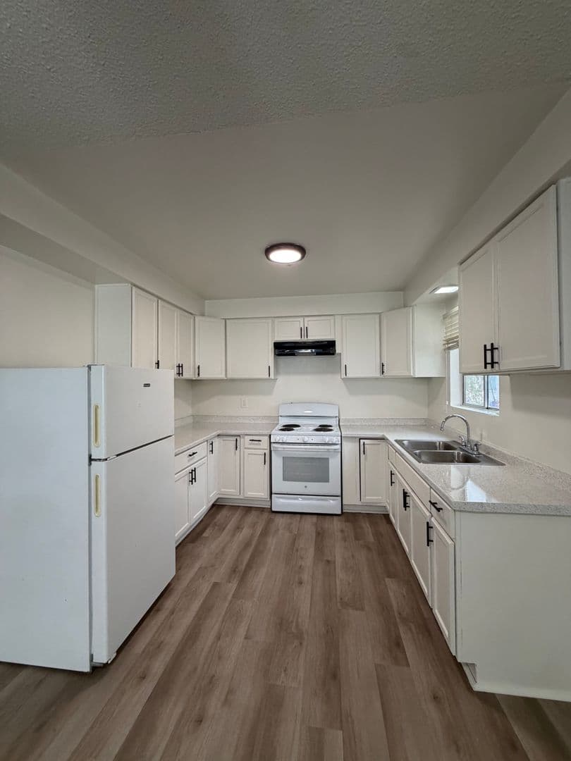 Los Angeles Apartment: 7225-7235 Hollywood Blvd