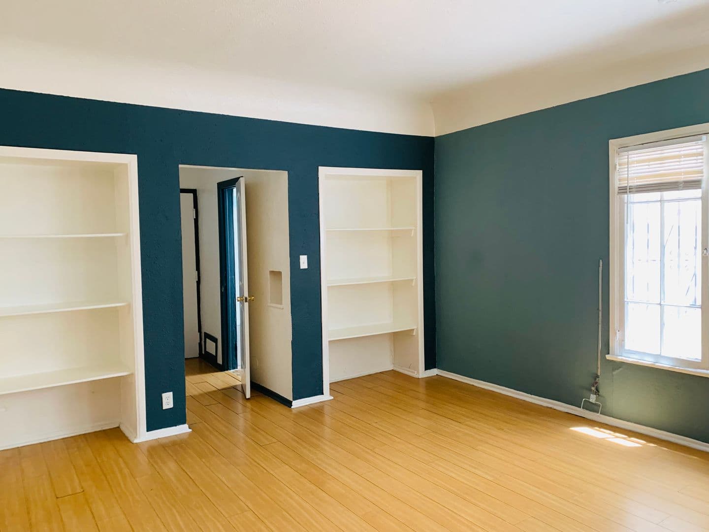 Hollywood Apartment: 6755-6773 Yucca St and 6424 Yucca Street