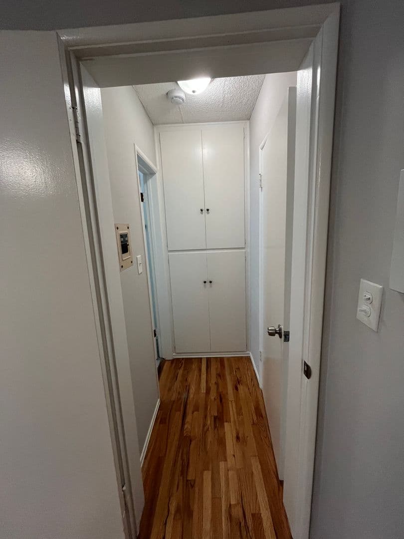 North Hollywood Apartment: 4400 Farmdale Avenue