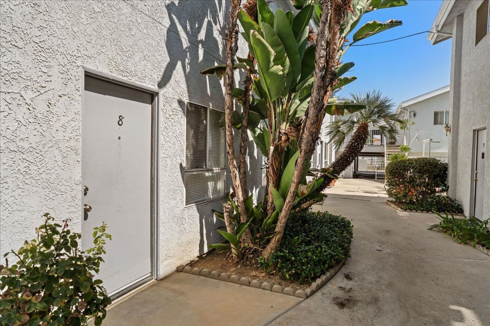 North Hills Apartment: 9660 Sepulveda Blvd