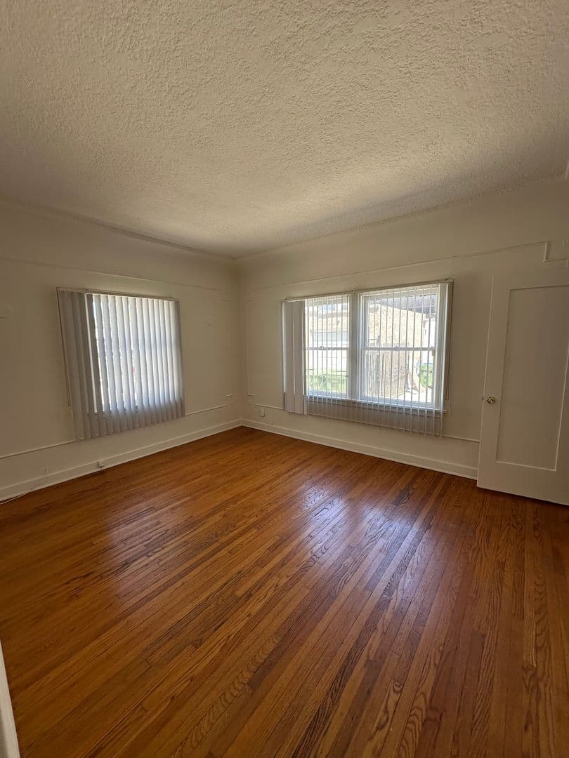 Los Angeles Apartment: 454 N. Orange Grove Ave.