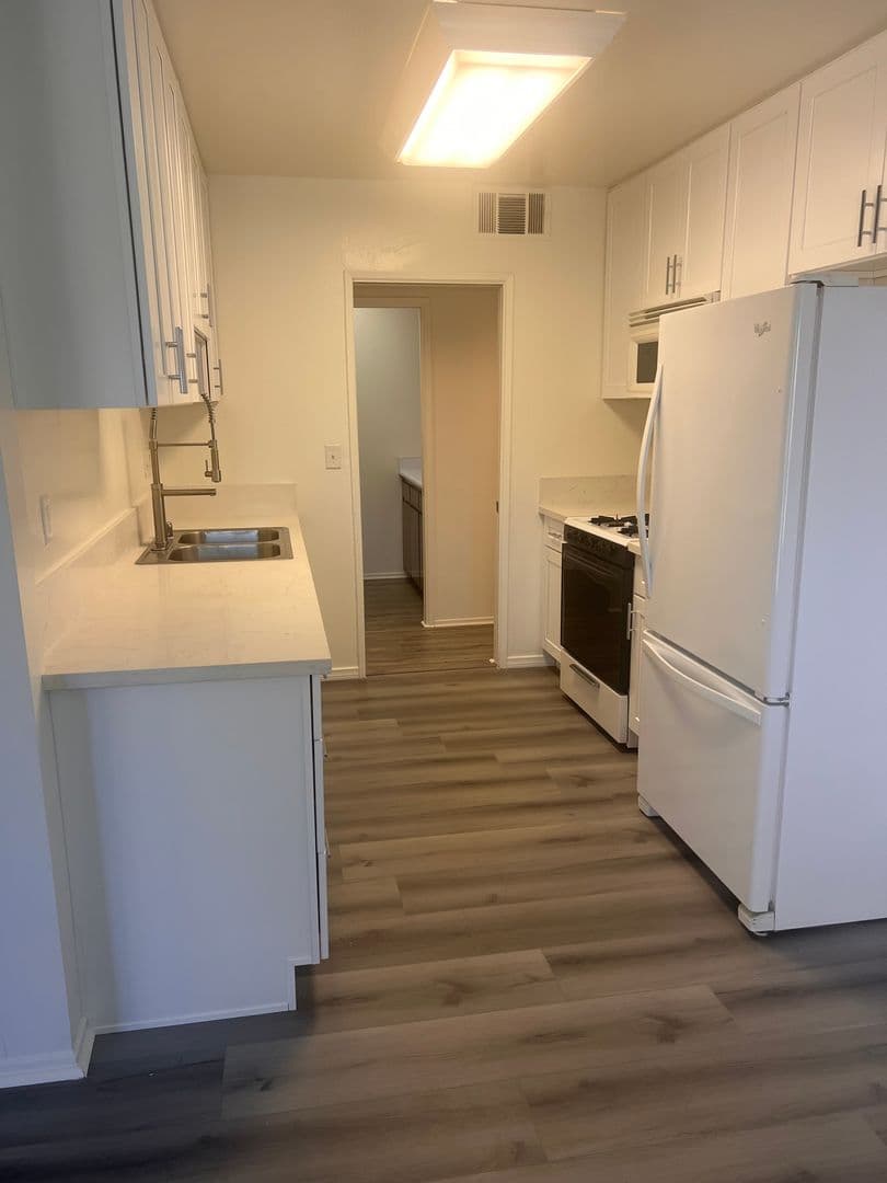 Studio City Apartment: 4260 Troost Avenue
