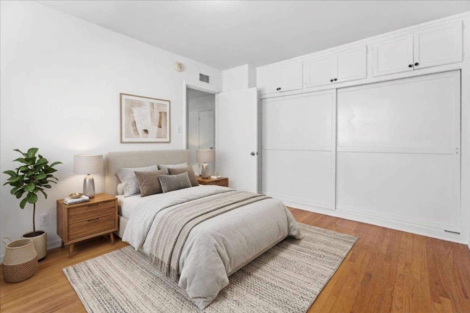Los Angeles Apartment: 1033 S. Holt Ave.