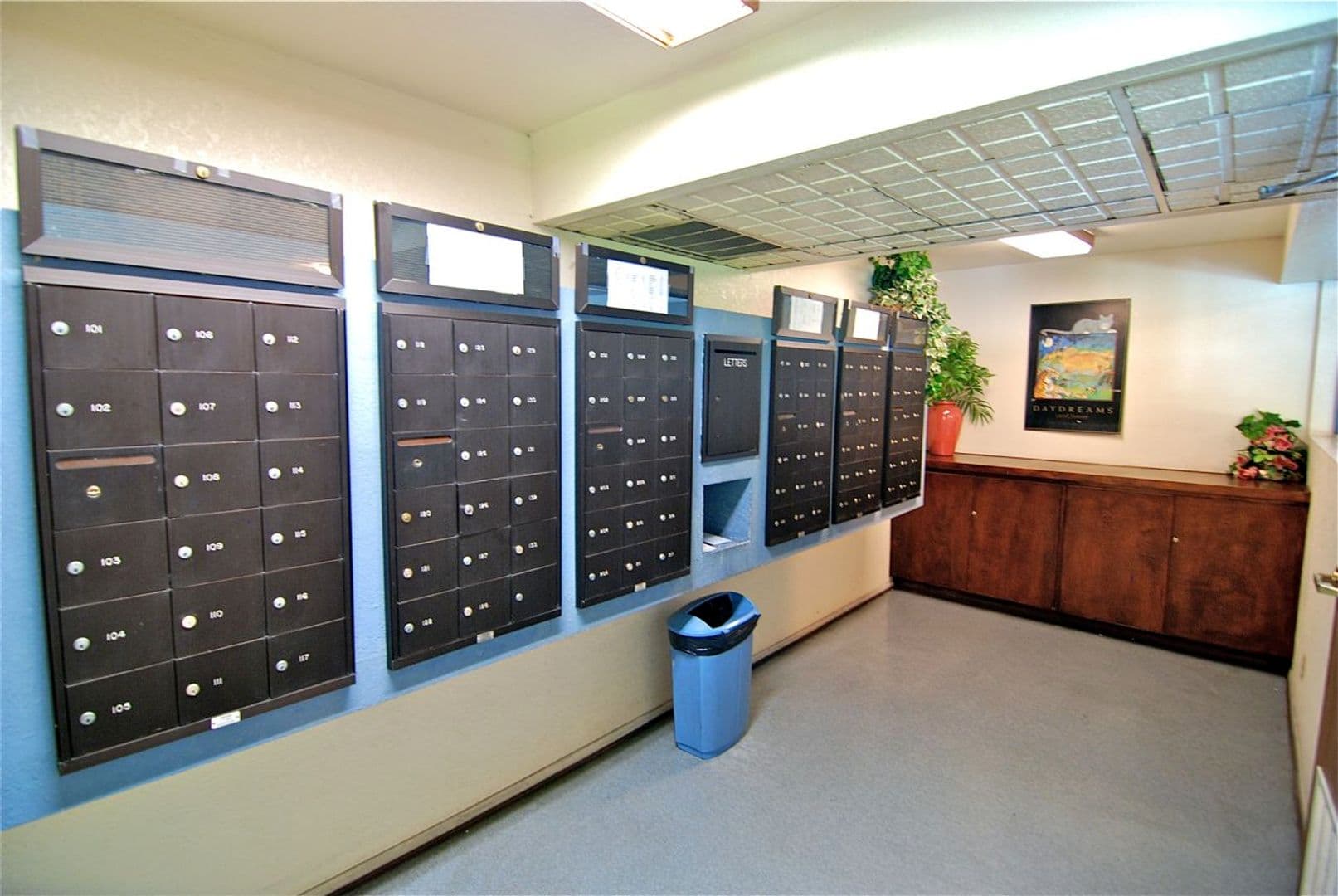 Van Nuys Apartment: 16000 SHERMAN WAY