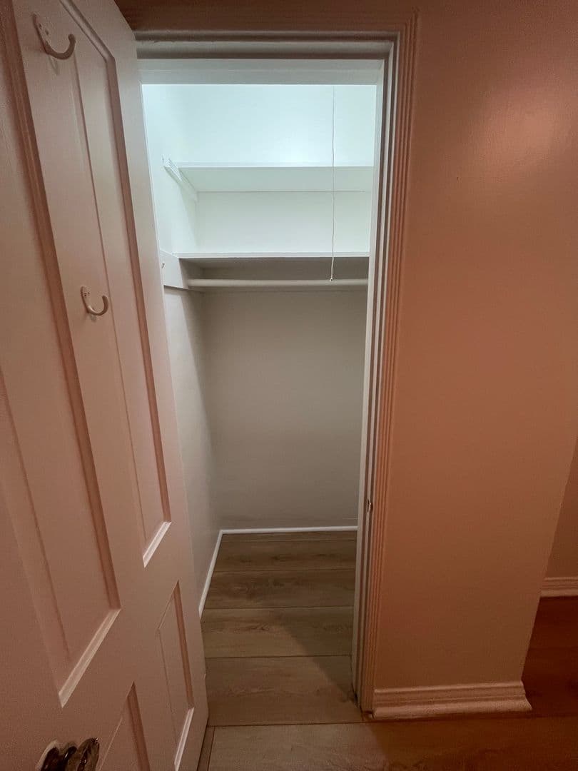 Los Angeles Apartment: 7414 Hollywood Blvd
