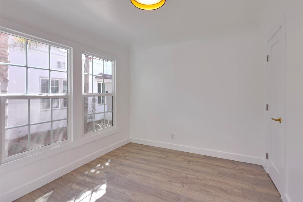 Los Angeles Apartment: 4515-4519 Willow Brook Avenue