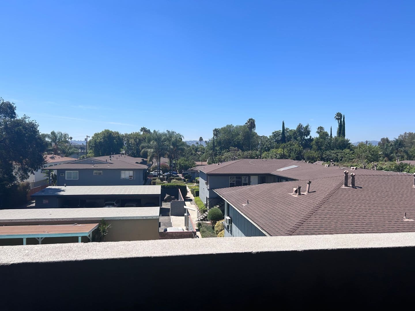 Van Nuys Apartment: 13724 Victory Blvd.