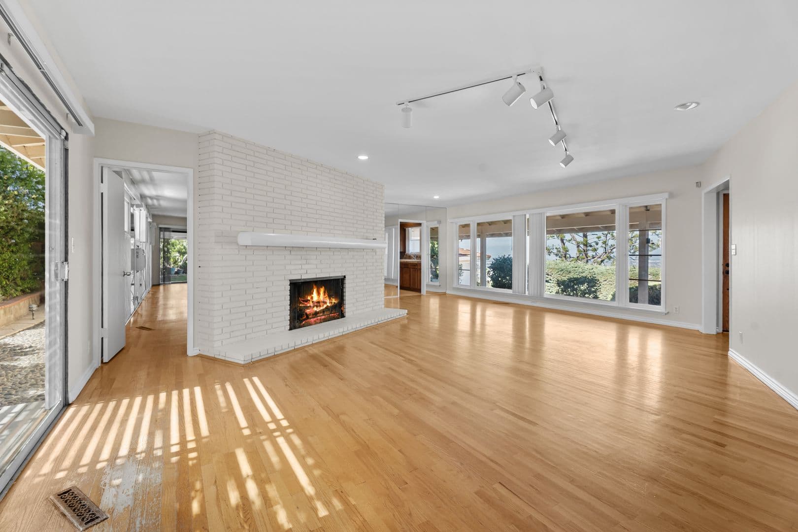 Rancho Palos Verdes House: 17 Stallion Rd