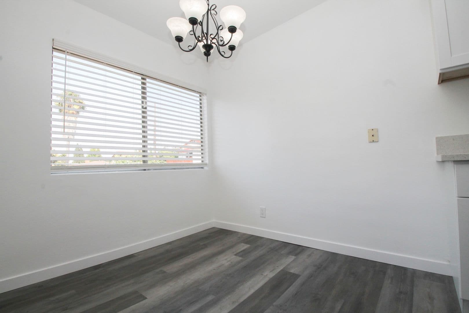 Inglewood Apartment: 604 Evergreen St
