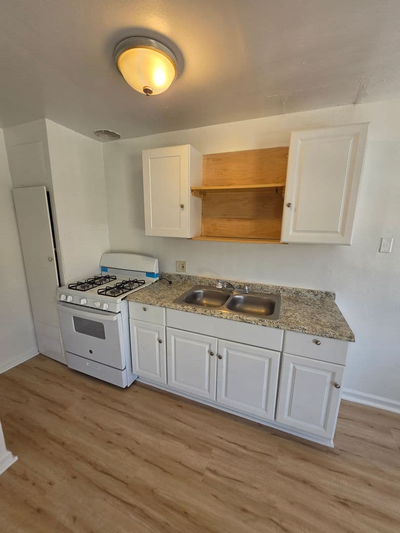 Baldwin Park Apartment: 3933-3943 La Rica Avenue
