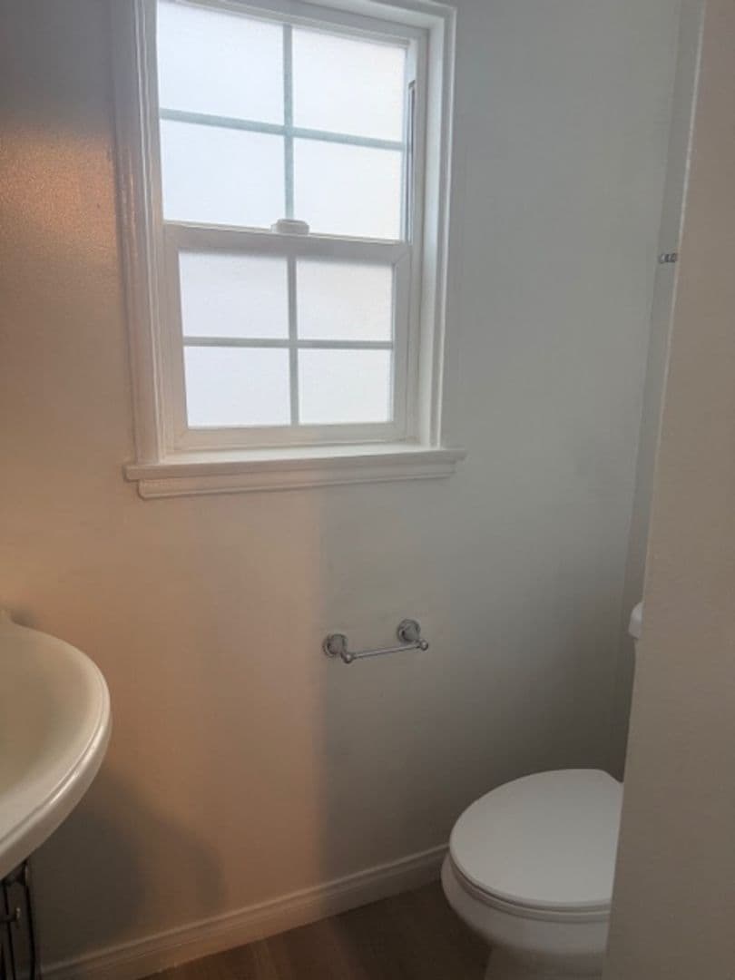 Los Angeles Apartment: 619 Hauser Blvd