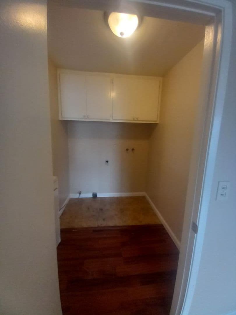 Redlands Apartment: 1176 E LUGONIA AVE 16