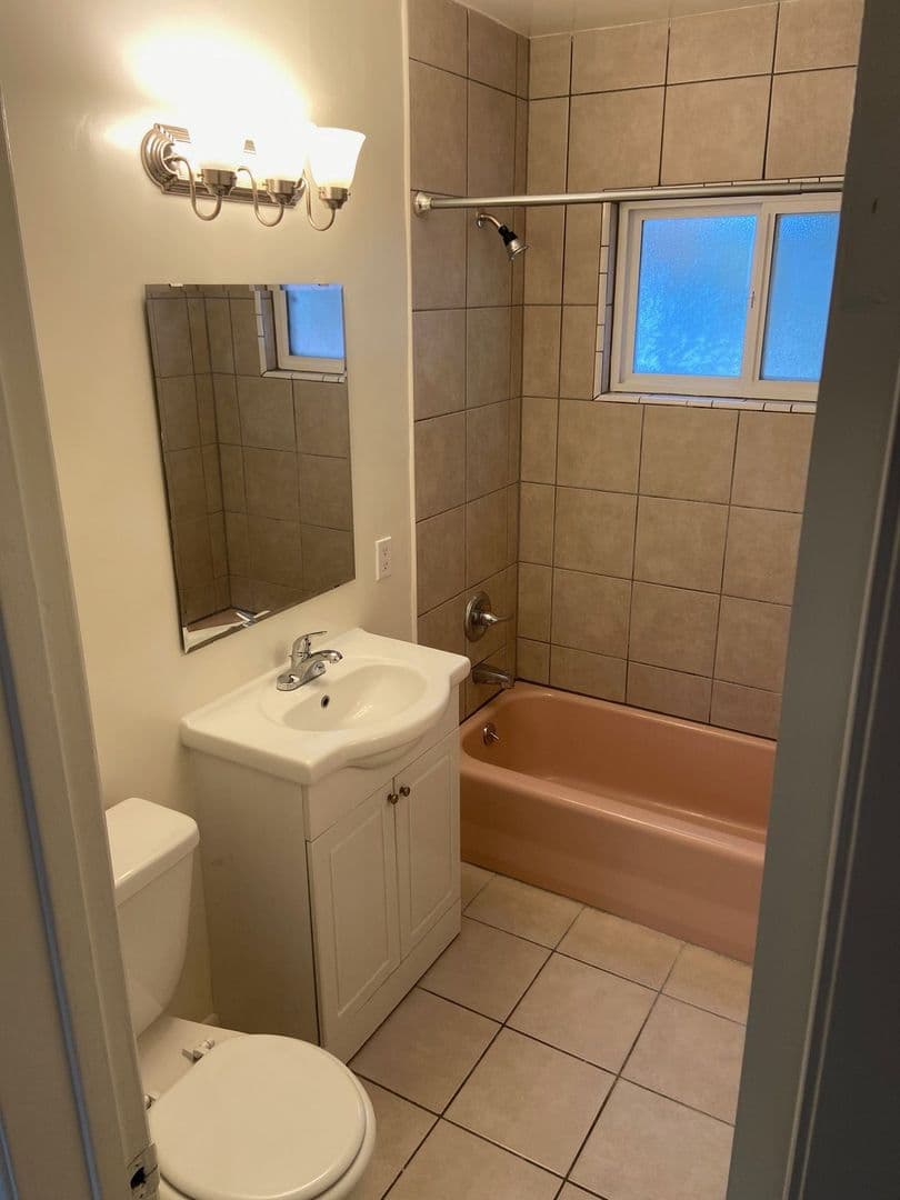 Valley Village Apartment: 5320 - 5330 Ben Ave.
