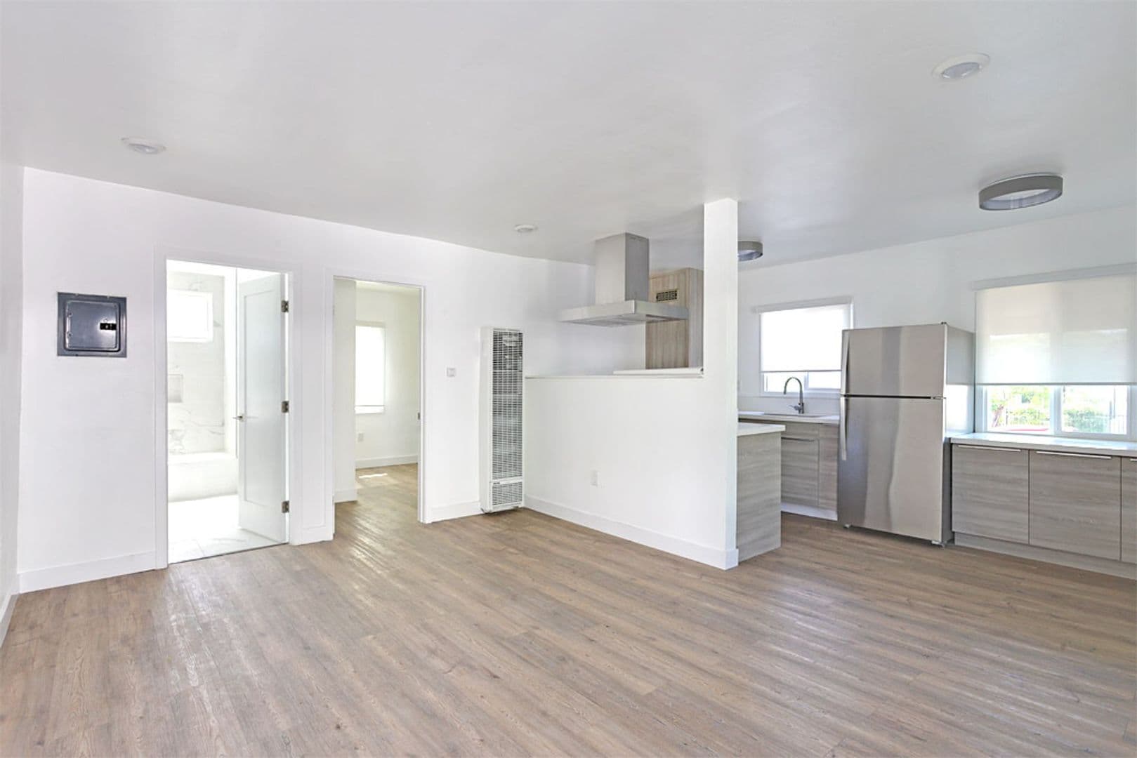 Los Angeles Apartment: 4233 Burns Avenue