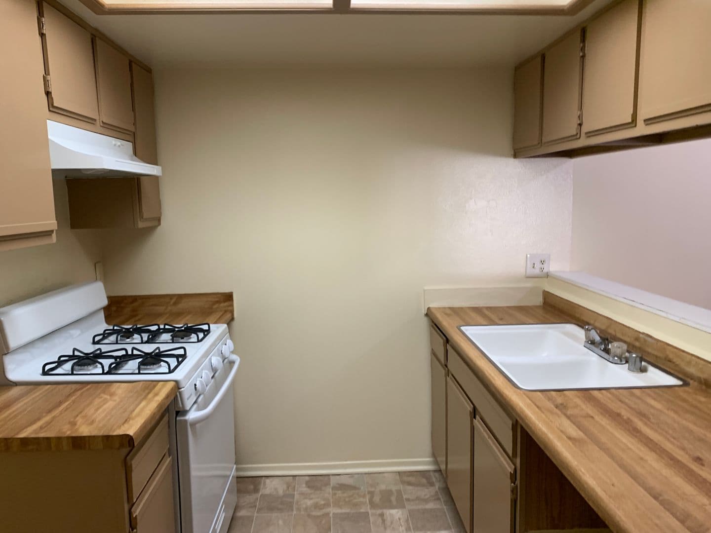 San Gabriel Apartment: Broadway Apts: 507 E. Broadway Ave.