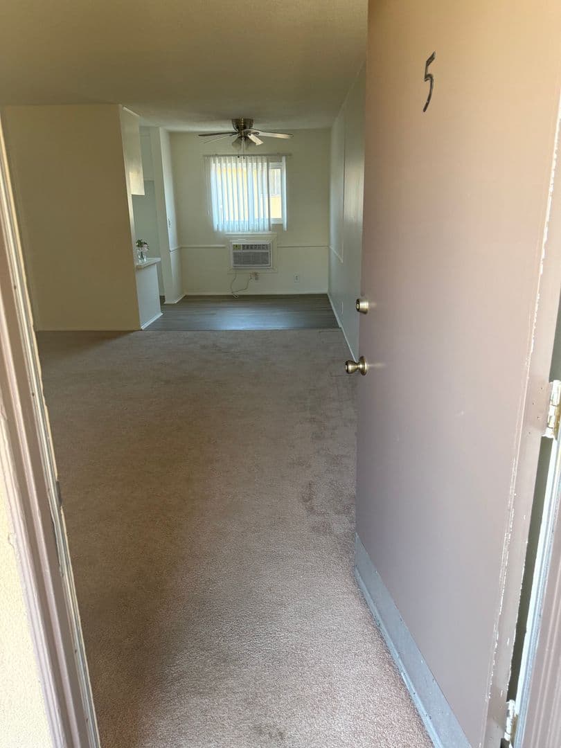 North Hollywood Apartment: 6851-67-63 Whitsett Ave