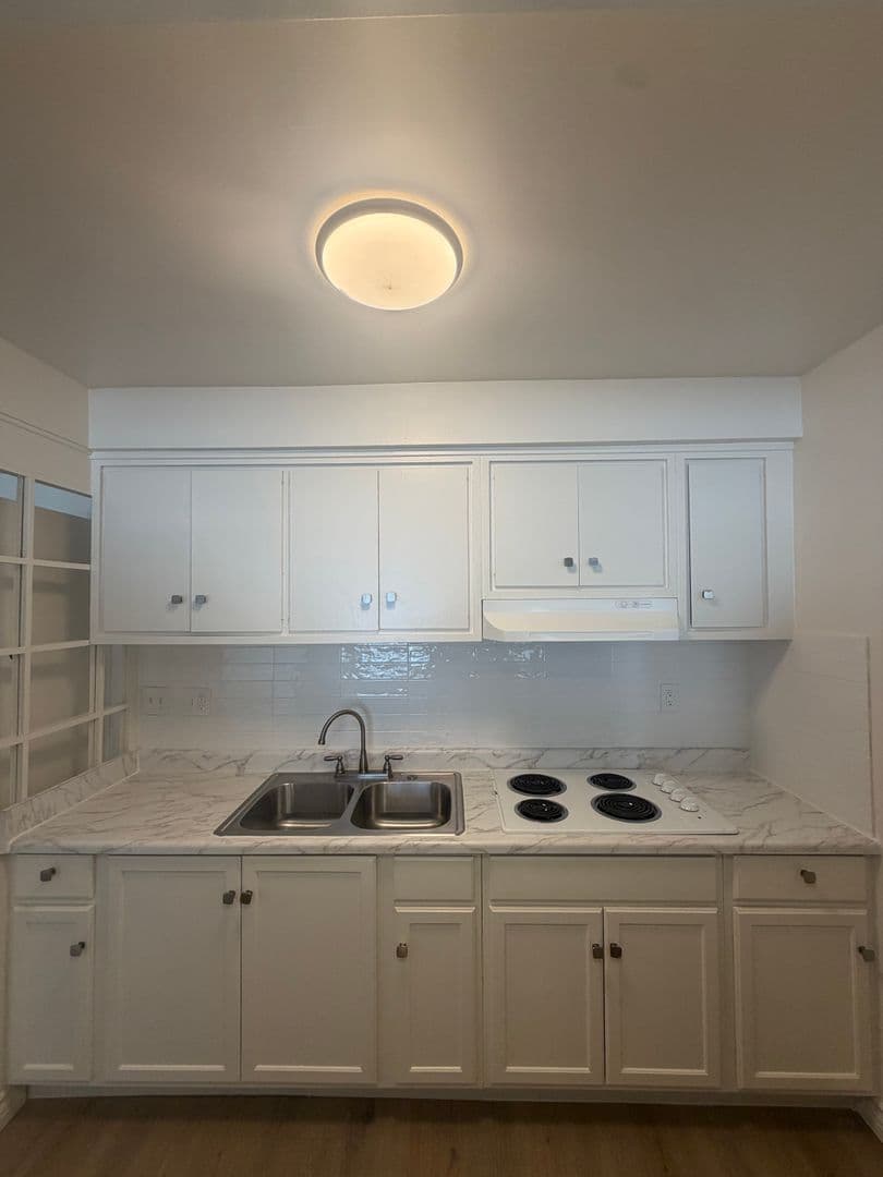 Los Angeles Apartment: 7225-7235 Hollywood Blvd