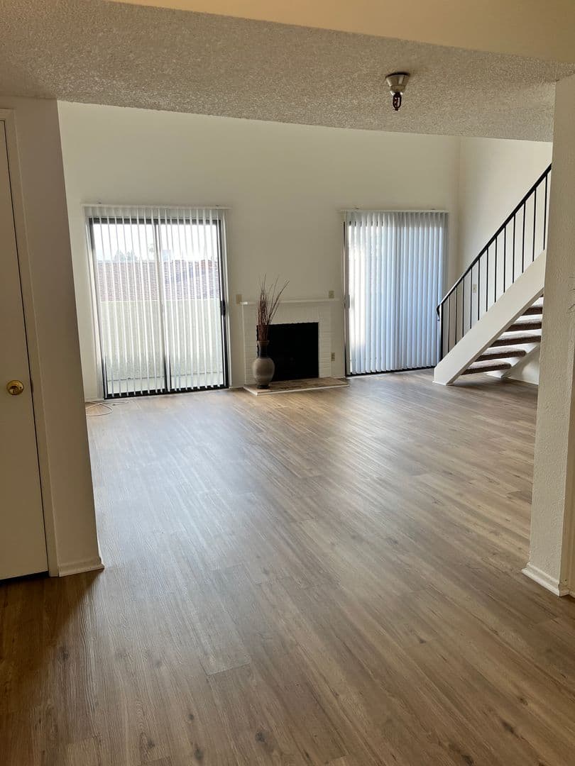Sherman Oaks Apartment: 5124 Coldwater Canyon Ave.