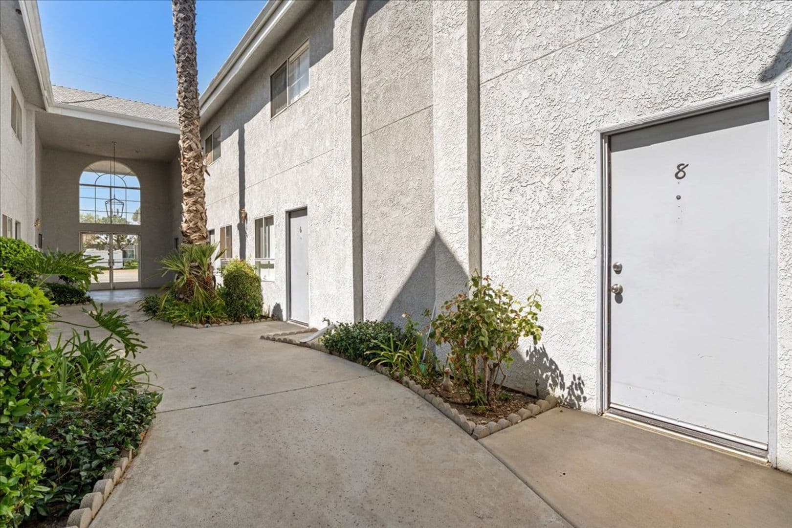 North Hills Apartment: 9660 Sepulveda Blvd