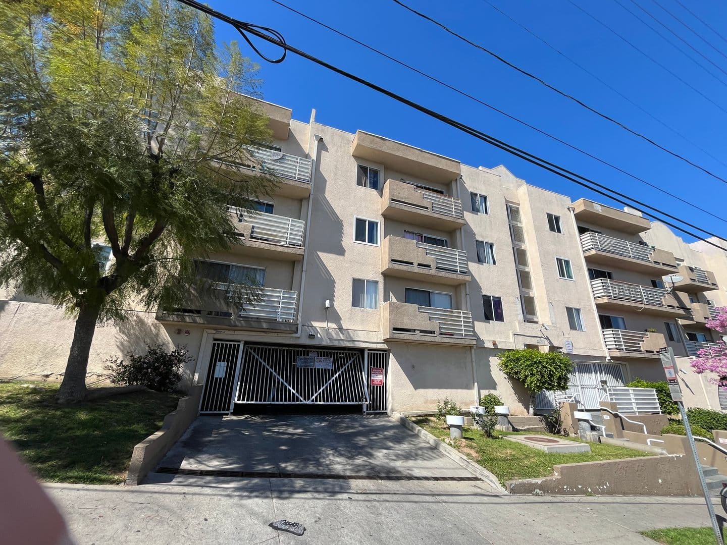Los Angeles Apartment: 1045 S. Ardmore Avenue