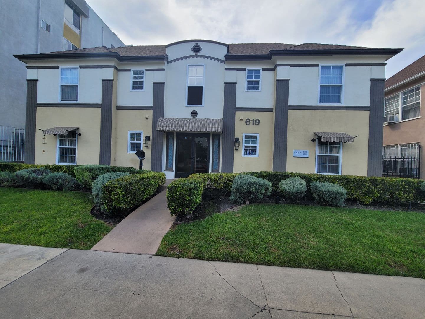 Los Angeles Apartment: 619 Hauser Blvd