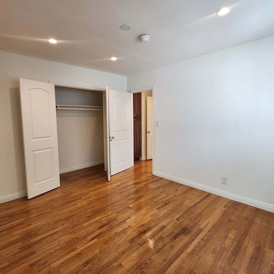 Los Angeles Apartment: 3375 Manning Ave.,