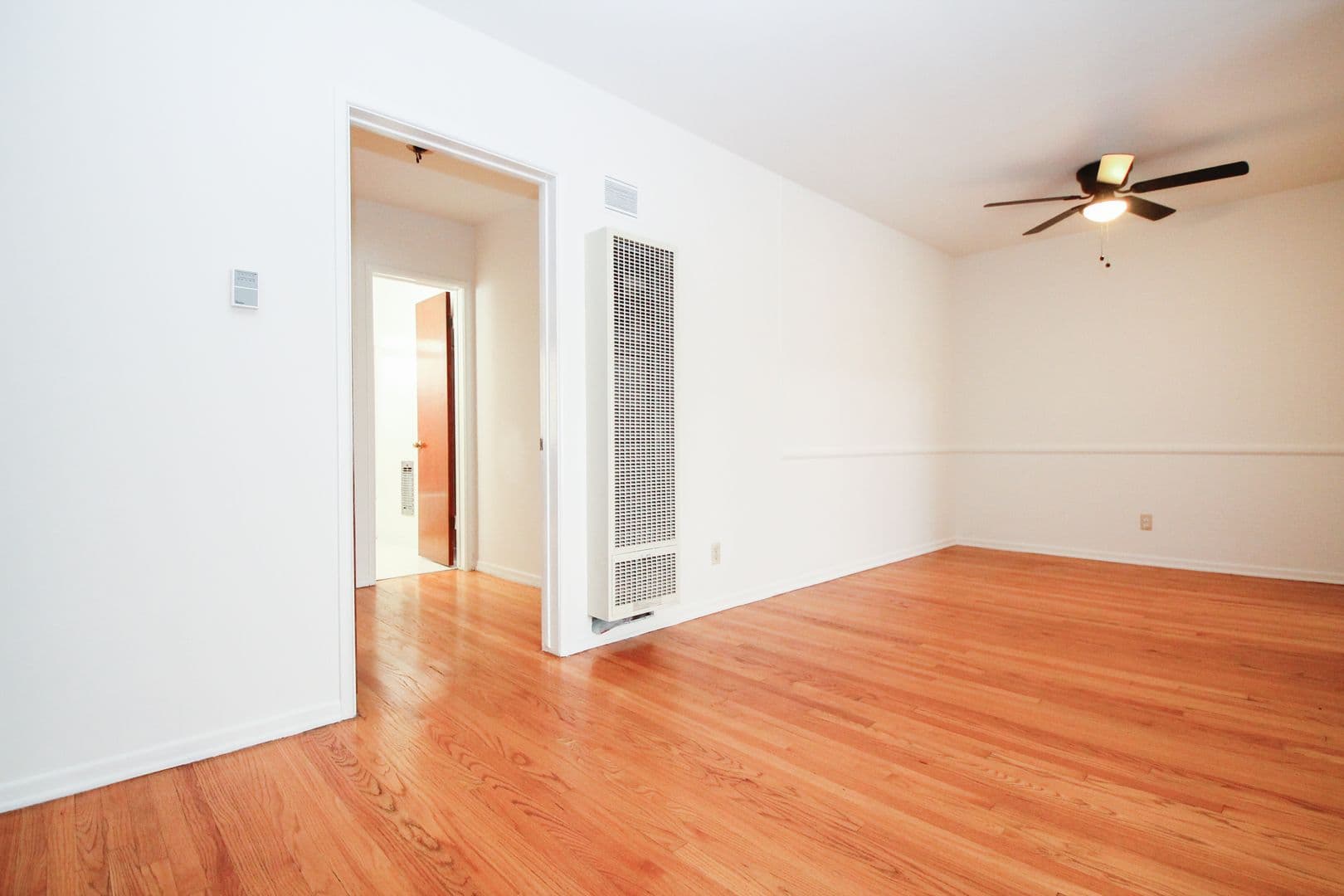 Los Angeles Apartment: 1033 S. Holt Ave.