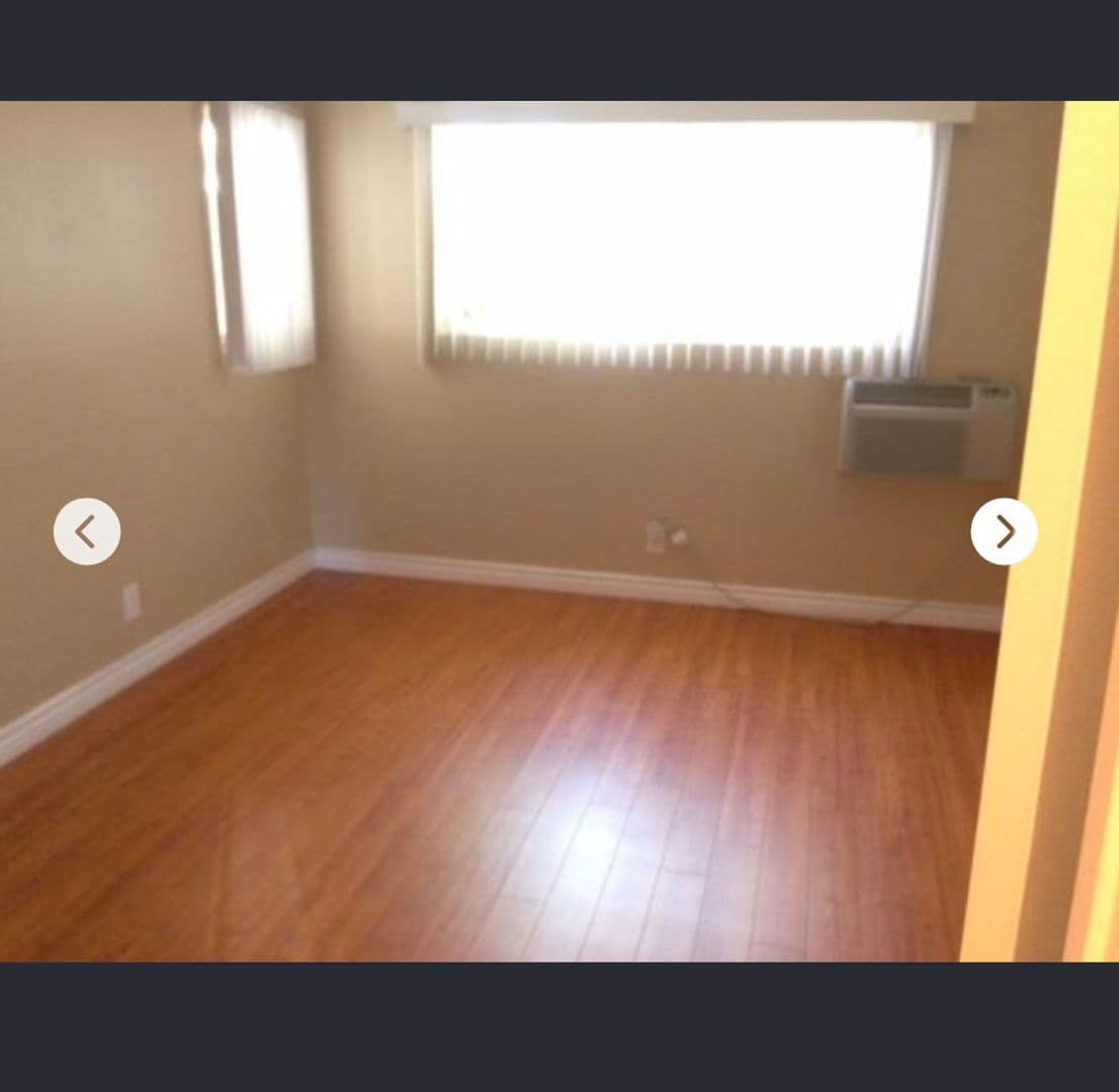 Los Angeles Apartment: 1525 North Kenmore Avenue