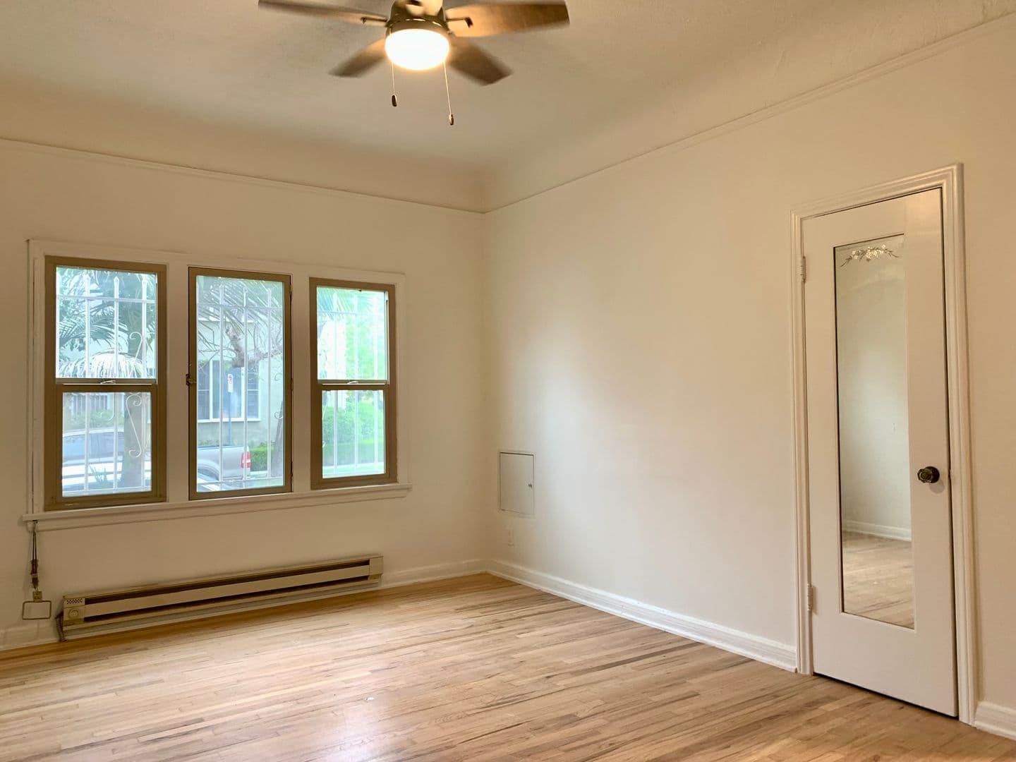 Los Angeles Apartment: 369 North Spaulding Avenue