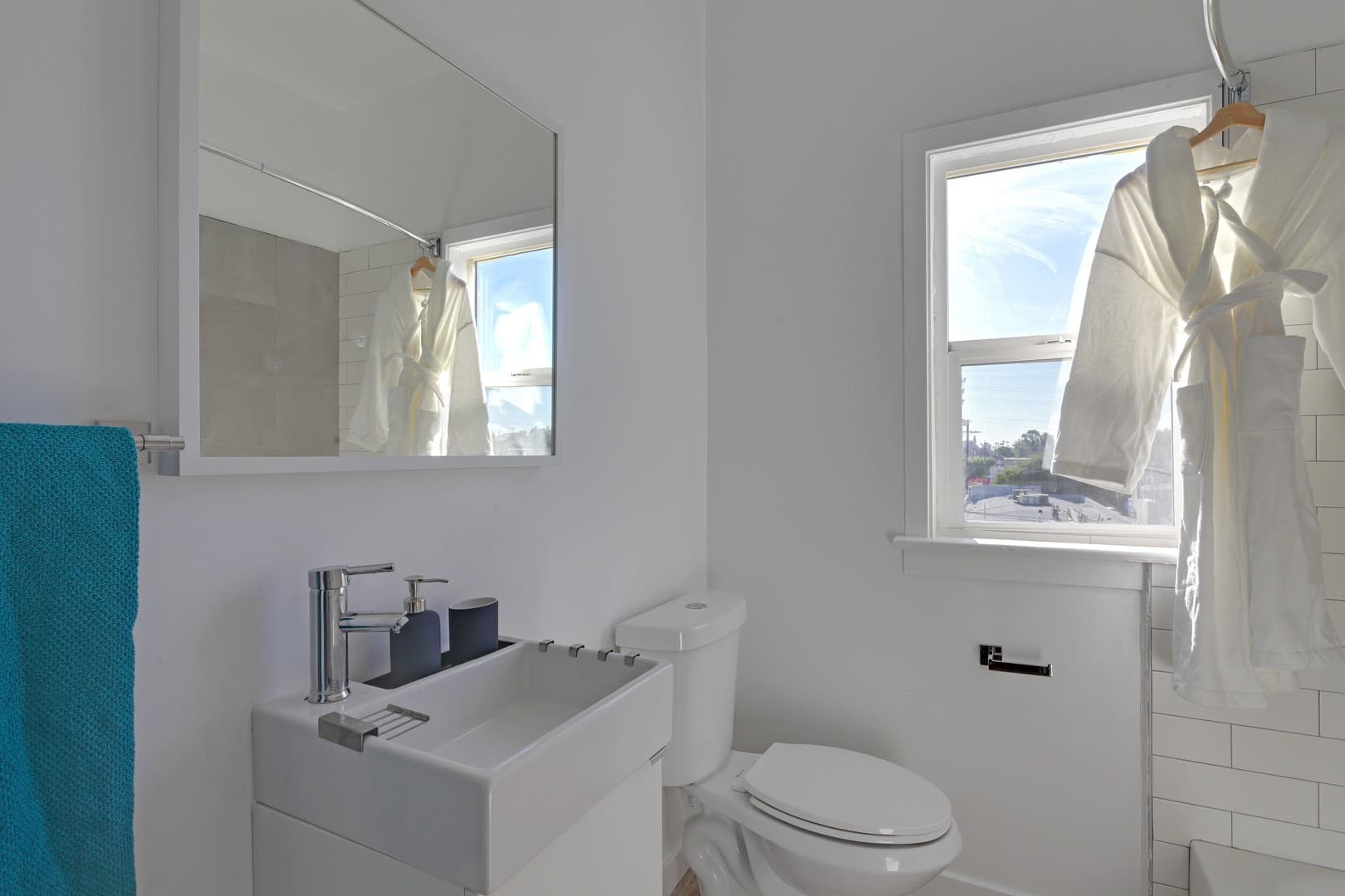 Los Angeles Apartment: 4108 Marathon Street