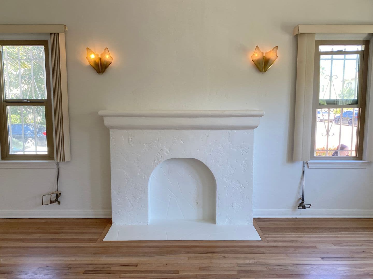 Los Angeles Apartment: 369 North Spaulding Avenue