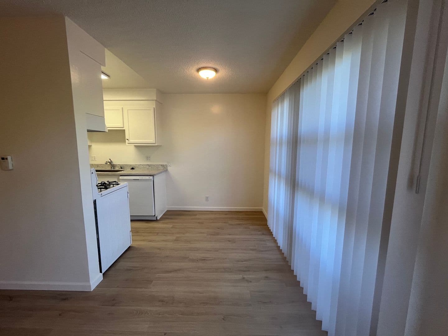 Valley Village Apartment: 5320 - 5330 Ben Ave.