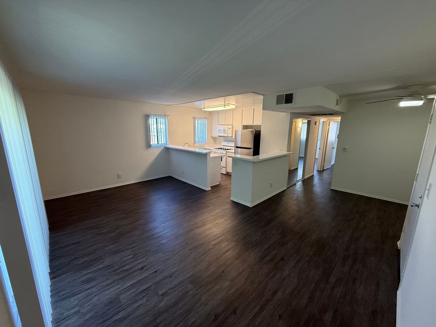 Sherman Oaks Apartment: 14543 Burbank Boulevard